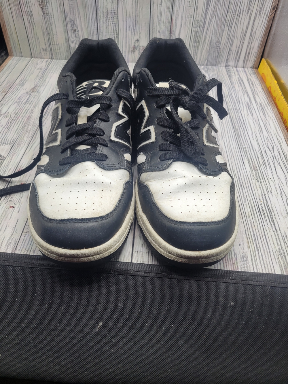 New Balance - Men's Size 11 Sneakers.